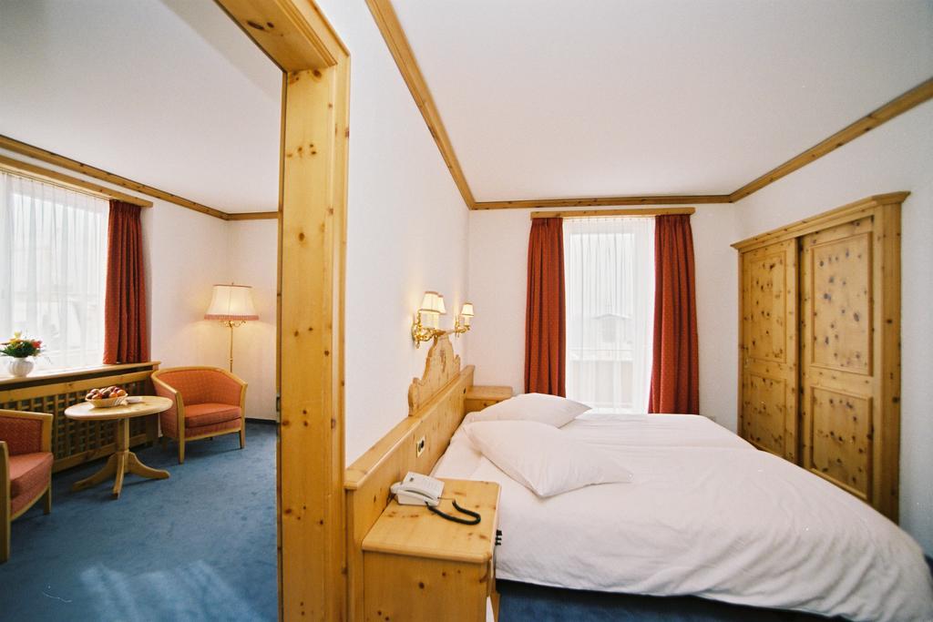 Hotel Schweizerhof Pontresina Quarto foto